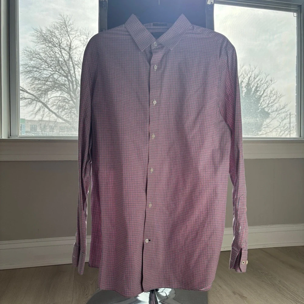 Banana Republic Size L Red/ Blue Plaid Button Down